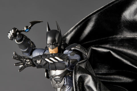 [Kaiyodo] Amazing Yamaguchi/ Revoltech: Batman Arkham Knight - Batman - Arkham Knight Ver. (Limited + Bonus)