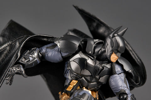 [Kaiyodo] Amazing Yamaguchi/ Revoltech: Batman Arkham Knight - Batman - Arkham Knight Ver. (Limited + Bonus)